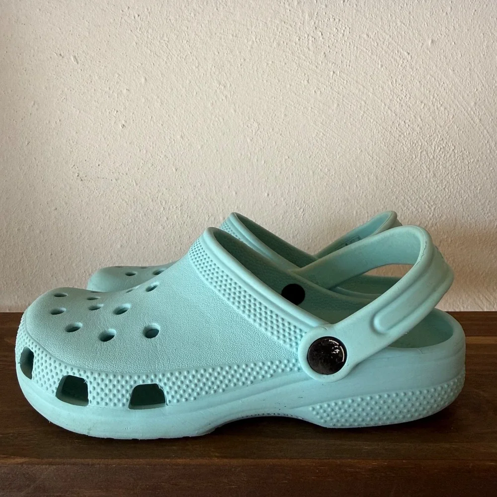 Crocs Classic Clog Mint Green Aqua Size J2 Kids Youth Slip On Shoes